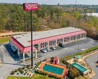 Regency Inn & Suites - 9