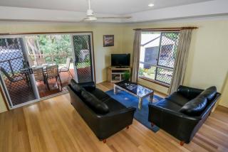 McLeods - Three-Bedroom, Pet-Friendly Coastal Escape in Central Agnes Water - 9