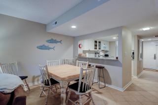 Updated luxury two bedroom The Greens Condo New Baths walk in shower Nice Kitchen Golf Views - Hilton Head Island - 1