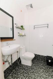 Jovinaj Travellers Inn - - 6