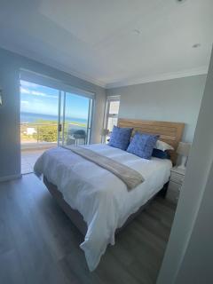 42 Whale Rock Estate - Sea View 2-Bed, Pool & Rocky Beach - 8