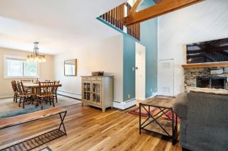 Hot Tub Sauna Firepit Nespresso Huge TV - 2