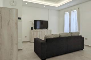 Minimal Apt Centro Wifi Clima by WeHostYou - Porto San Giorgio - 4