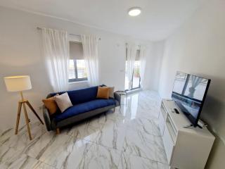Penthouse with Large Terrace close to Seafront - St Paul's Bay - 9