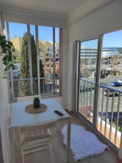 Résidence Richelieu port position centrale studio cosy 2 adultes piscine place de parking privative vue Mont Saint Martin - 8