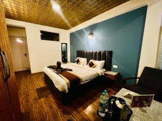 Hotel Green Link -#Near volvo bus stand #Mountain view #river view #open terrace - Manāli - 5