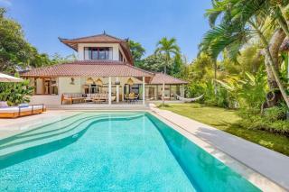 Villa Baladeva - 5 BDR Luxury Villa with huge private Pool - Kuta - 4