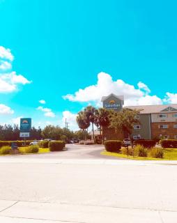 Suburban Studios Fort Myers Cape Coral - 4
