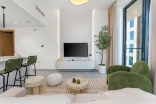 Chic & Modern Retreat in the Heart of JVC / Designer Choice / Sunset Views / Large Corner Balcony / New Building / 4 people - Dubai - 5