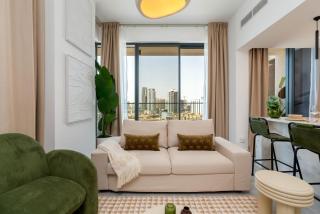 Chic & Modern Retreat in the Heart of JVC / Designer Choice / Sunset Views / Large Corner Balcony / New Building / 4 people - Dubai - 3