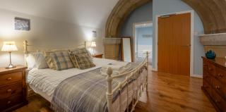 Abbey Church Upper North Aisle Luxury Self Catering 2 bedroom Apartments - Fort Augustus - 6