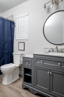 Garofalo Cottage at Wrenwood Ranch, King Bed - Johnson City - 3