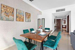 Elegant Burj View Flat Metro Access, Great Amenities - Dubai - 8