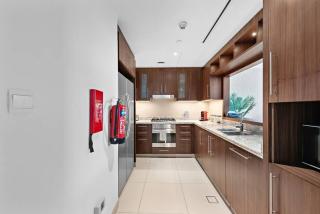 Elegant Burj View Flat Metro Access, Great Amenities - Dubai - 7