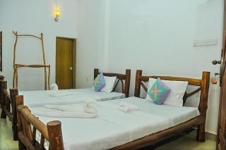 Roam Wings Safari Hotel - 1