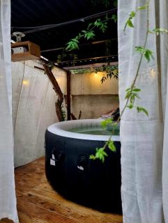Master En - Suite Townhouse double with Garden & Hot Tub - 9
