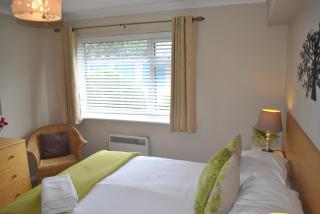 Two-Bedroom Apartment in Windsor - Windsor - 6