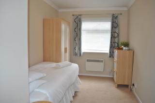 Two-Bedroom Apartment in Windsor - Windsor - 5