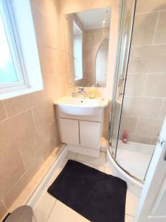 Sigma Palace Free Parking - Longbenton - 8