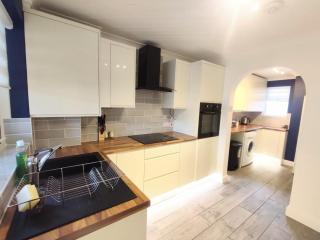 Sigma Palace Free Parking - Longbenton - 7