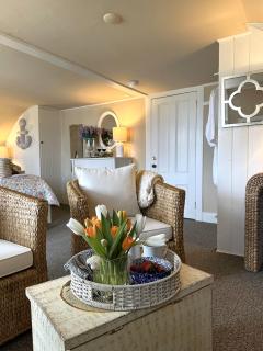 Ship's Knees Inn - 4