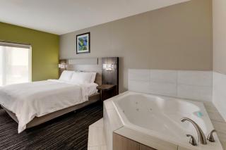 Holiday Inn Express Hotel & Suites Bryan-Montpelier by IHG - Holiday City - 2