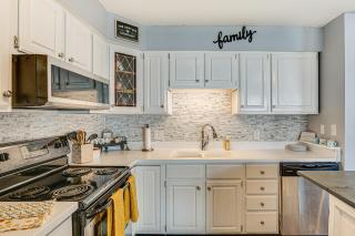 3 Mi to Boat Ramp Osage Beach Condo with Grill! - Osage Beach - 2