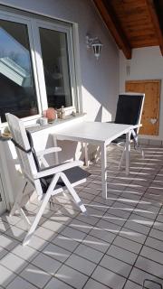 Helle schöne Dachgeschosswohnung mit Balkon - Wahlwies - 0