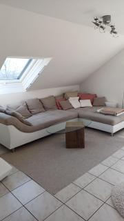 Helle schöne Dachgeschosswohnung mit Balkon - Wahlwies - 1