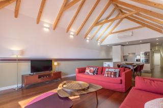 King bed suite, loft with 3WC, AC & self-check-in. - Lissabon - 8