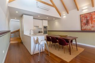 King bed suite, loft with 3WC, AC & self-check-in. - Lissabon - 2