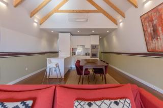 King bed suite, loft with 3WC, AC & self-check-in. - Lissabon - 5