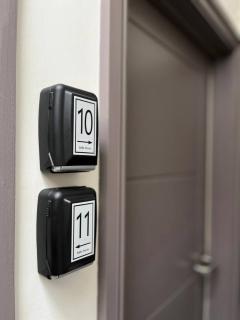 Apt 10 Beachside Beauty Lux Studio Steps from Beach - Brighton & Hove - 2