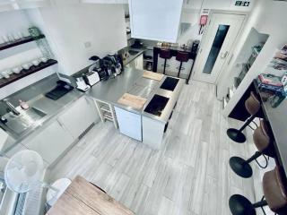 Apt 11 Seaside Serenity Chic Studio Steps to Beach - Brighton & Hove - 4