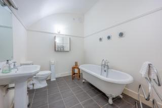 Major's Apartment 3 Bedroom Self Catering Property in historic Abbey - 1