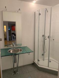 Exclusive Ferienwohnung Monteurwohnung 8 Personen - Oberhausen - 4