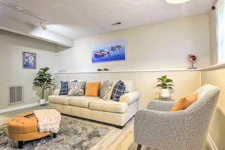 Charming Three Bedroom Home with King Bed and Fire Pit - Raleigh - 4