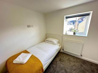 Charming New 2BR Detached House-Central Headington- Wi-Fi, Netflix, Top Location - Oxford - 5