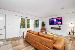 Modern Home Near UF, Stadium - Private Gazebo - Gainesville - 5