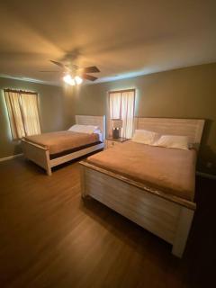 Grey Cabin Sleep 16- free VIP! - Lake Ozark - 9