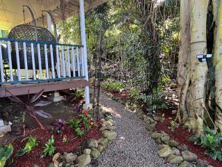 Banyan Bungalow - Kealakekua - 1