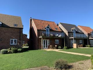 Sea Urchins Cottage at The Bay Filey, sleeps 4-5, 2 dogs welcome for free too - Filey - 3