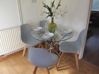 Imagination by Olauda SA - 3 bed House with Free Parking - Bristol - 4