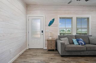 Fishful Thinking ! Pool on the waters edge - 7