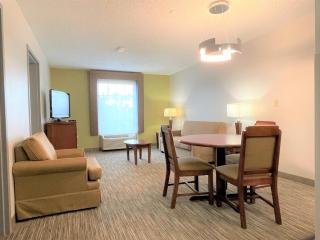 Holiday Inn Express & Suites Sulphur - Lake Charles by IHG - 8