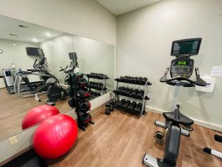 Holiday Inn Express & Suites Sulphur - Lake Charles by IHG - 1