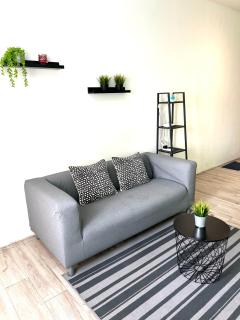 Seaview Holiday Apartment 3 - WiFi & Netflix - 9