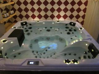 Atlantis Beach Hotel - 2