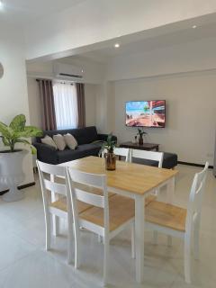 Mactan Airport Affordable Cozy Loft Condo by A&C - Pusok - 5