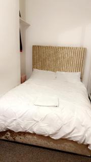 68 Halsbury Road - Liverpool - 8